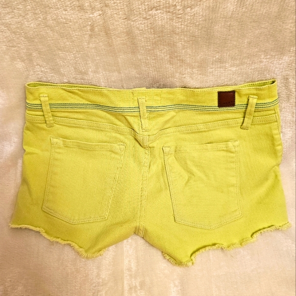 Roxy Denim Stretch Neon Green/Yellow Carnival Raw Hem Frayed Shorts Women's 7 - Picture 2 of 10